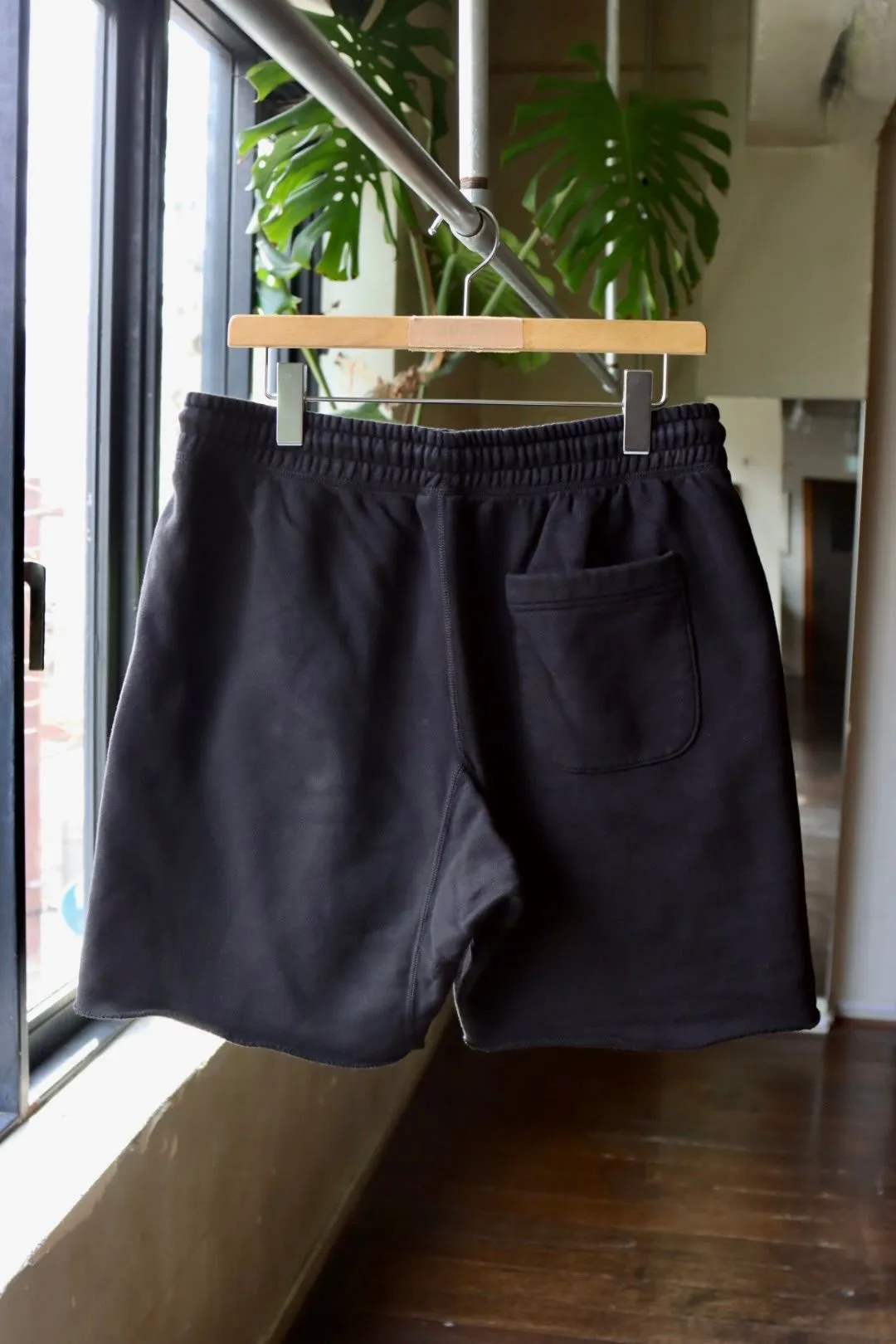 SAINT Mxxxxxx 'SAINT' SWEAT SHORTS/GRY/BLK embroidered SAINT LOGO basic shorts, distressed gray/washed black S-XL, four needles and six threads throughout, produced by a major domestic factory, imported Tajima machine embroidery, washed and distressed, original version